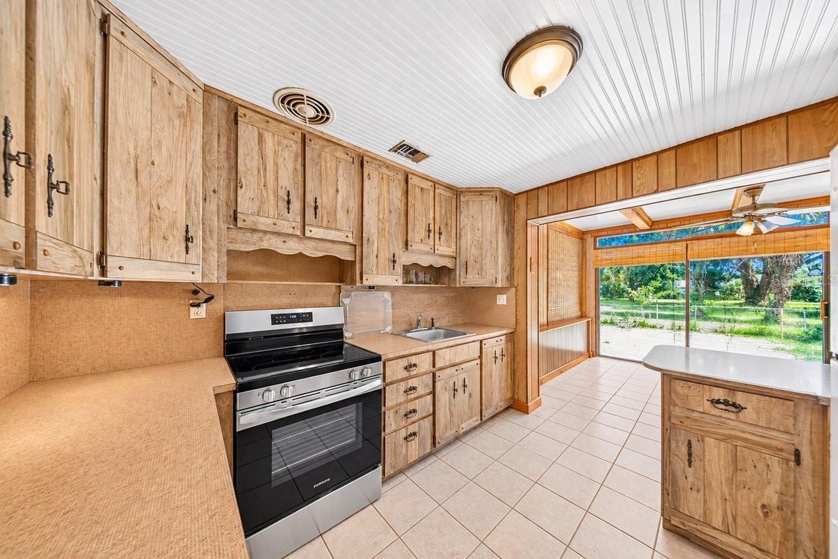 118 PALM DRIVE, Daytona Beach, FL 32117