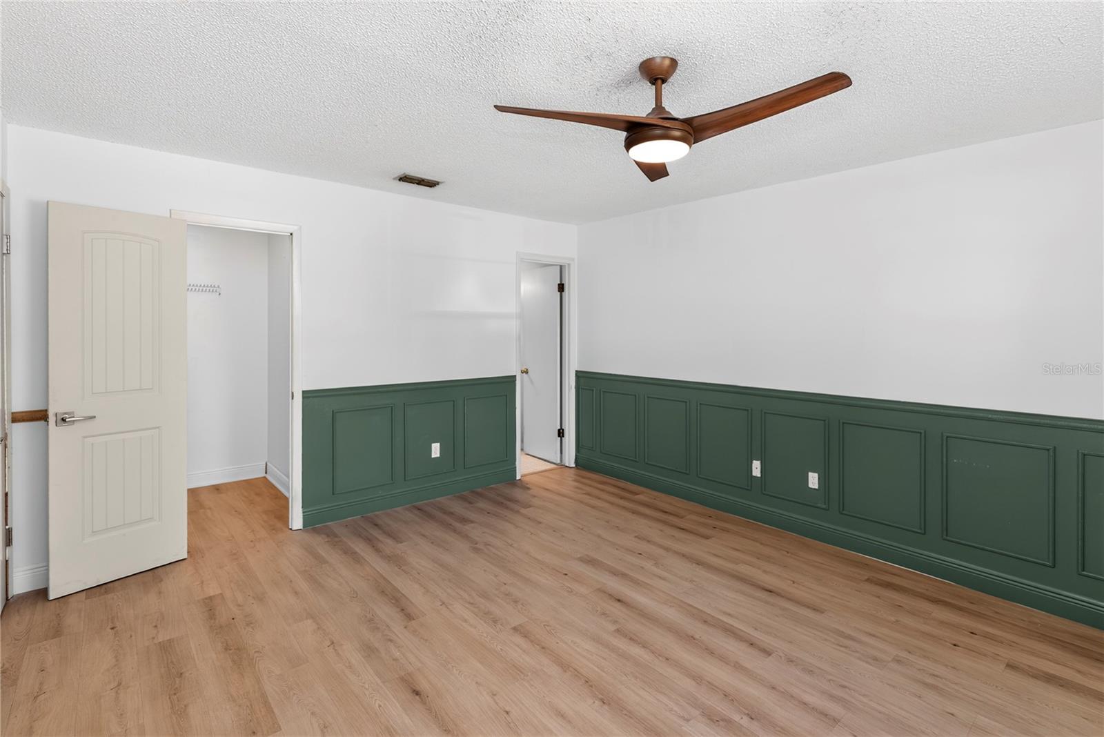 209 DELESPINE DRIVE, Debary, FL 32713