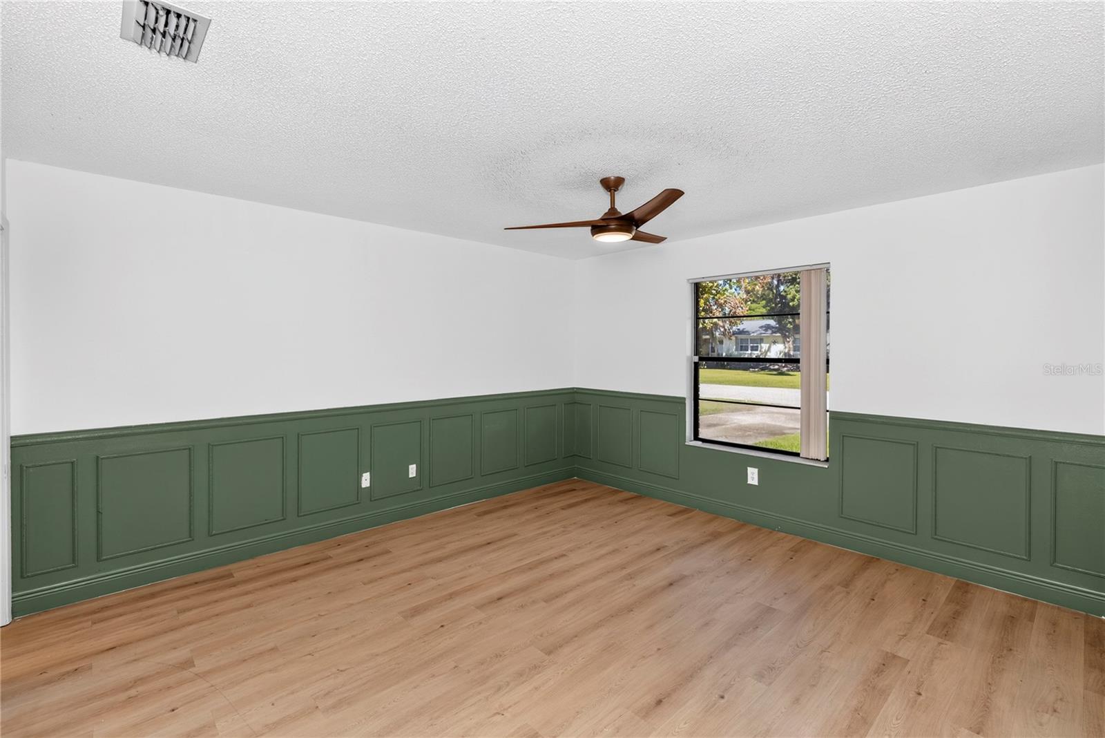 209 DELESPINE DRIVE, Debary, FL 32713