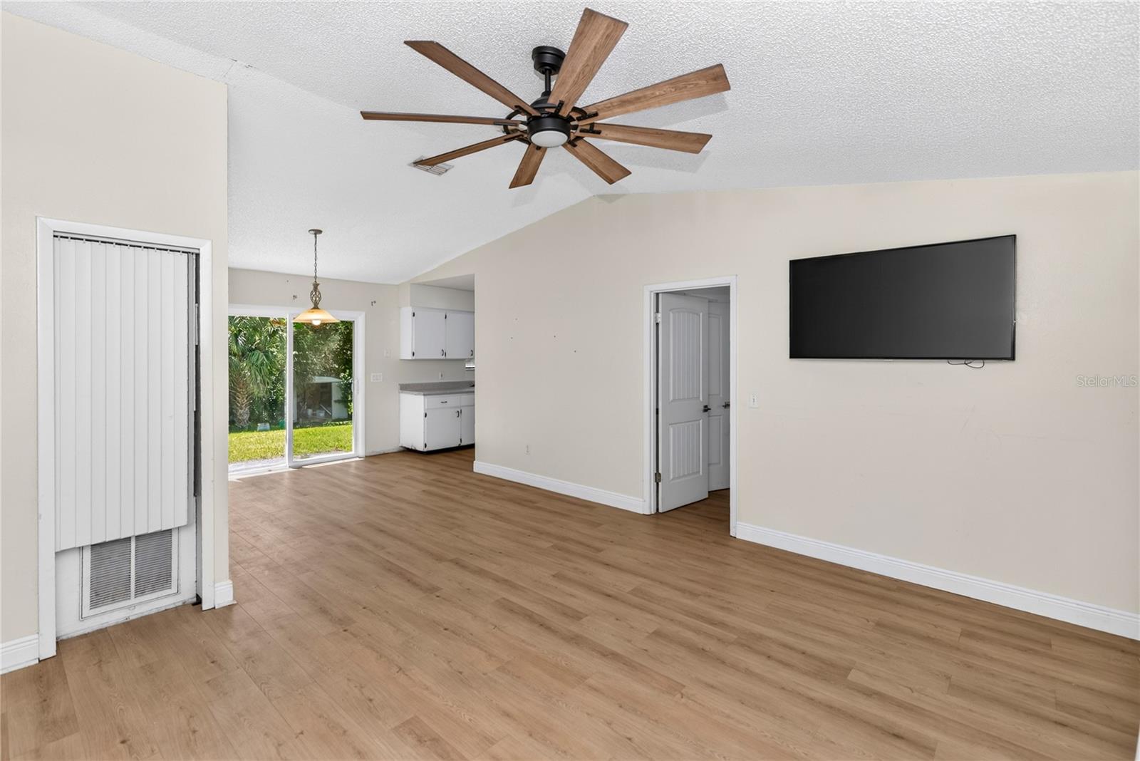 209 DELESPINE DRIVE, Debary, FL 32713 209 DELESPINE DRIVE, Debary, FL 32713