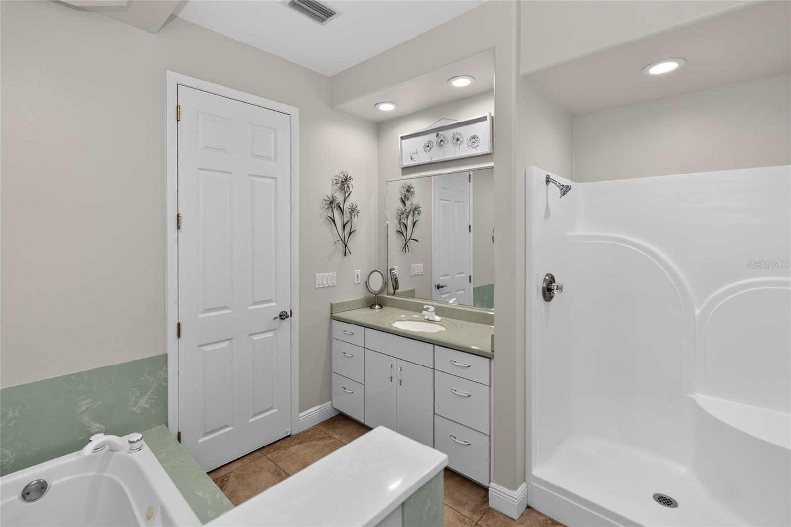 105 ALEXANDRA WOODS DRIVE, Debary, FL 32713