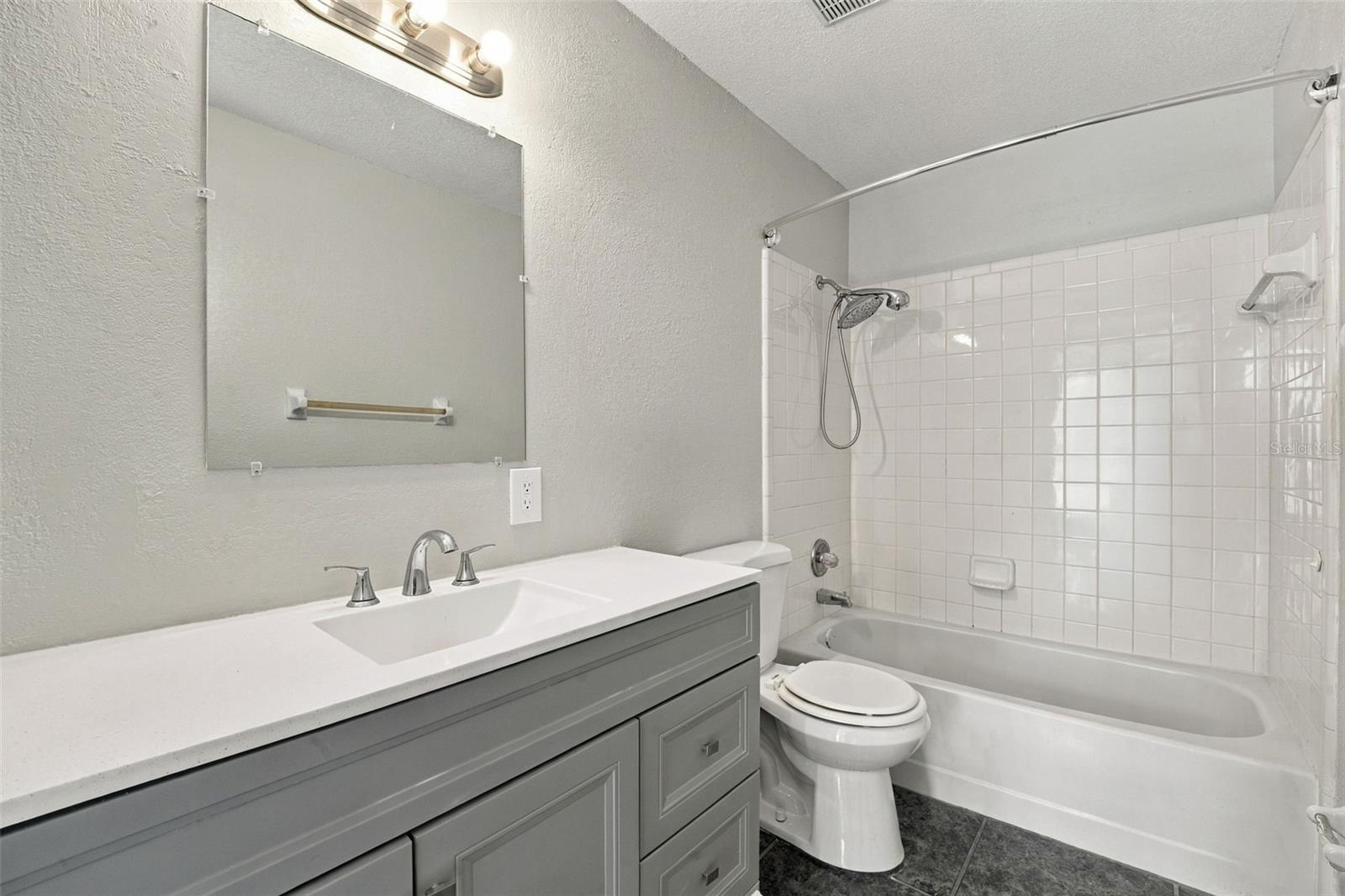 BATHROOM 2