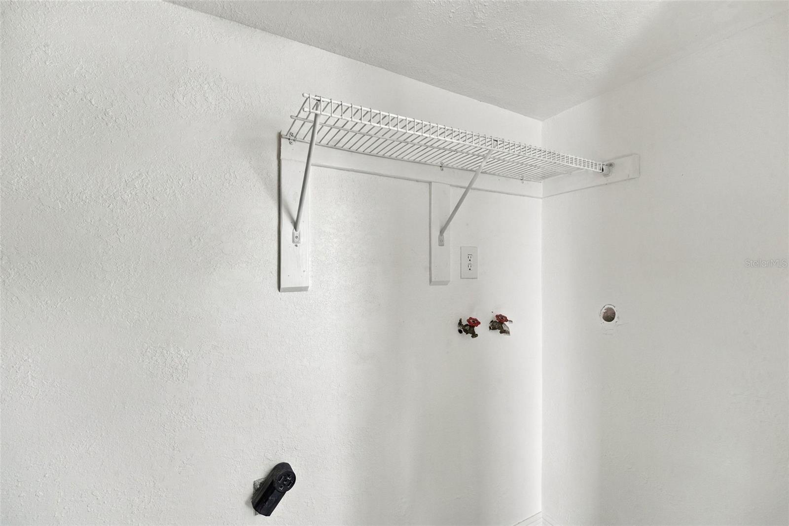 LAUNDRY CLOSET