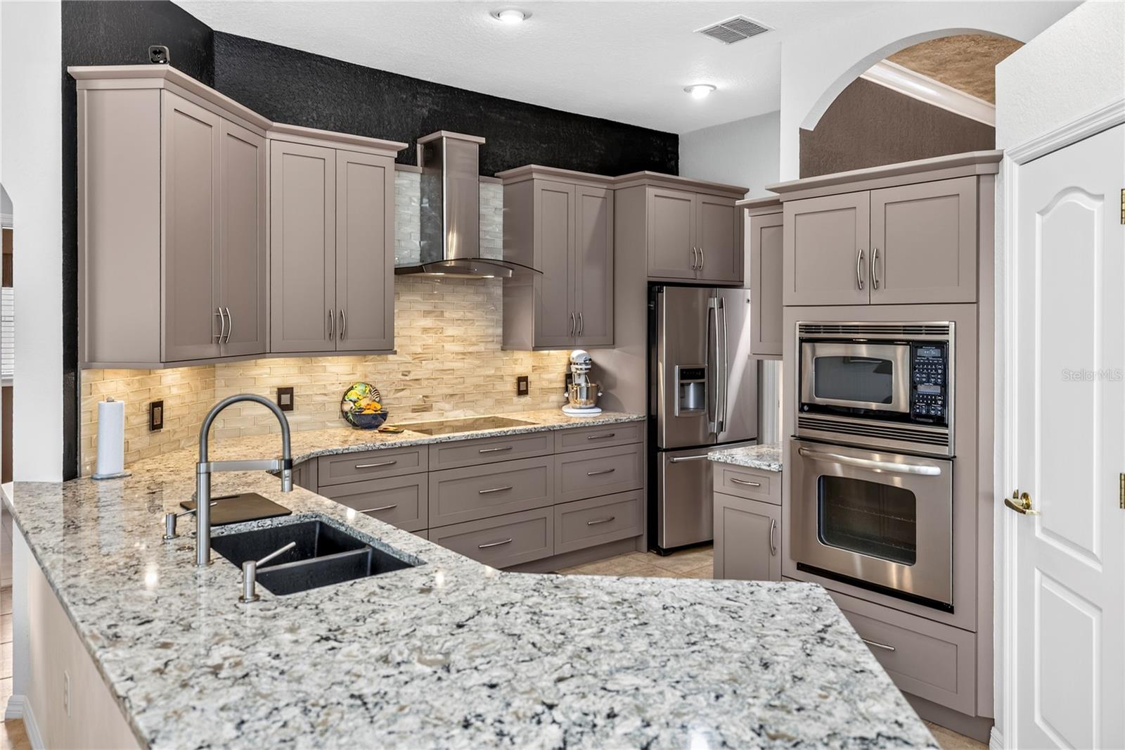 313 HAMPTON HILLS COURT, Debary, FL 32713