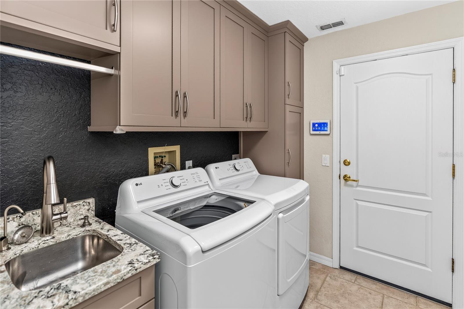 313 HAMPTON HILLS COURT, Debary, FL 32713