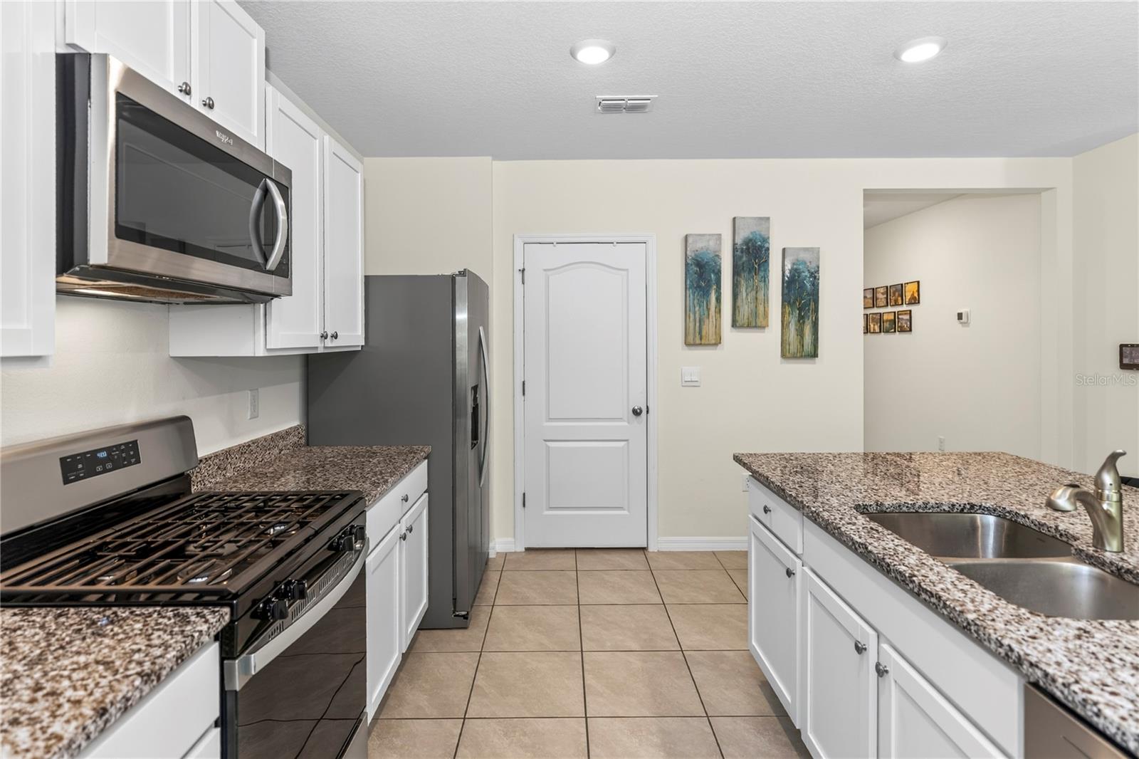 699 LAZIO CIRCLE, Debary, FL 32713