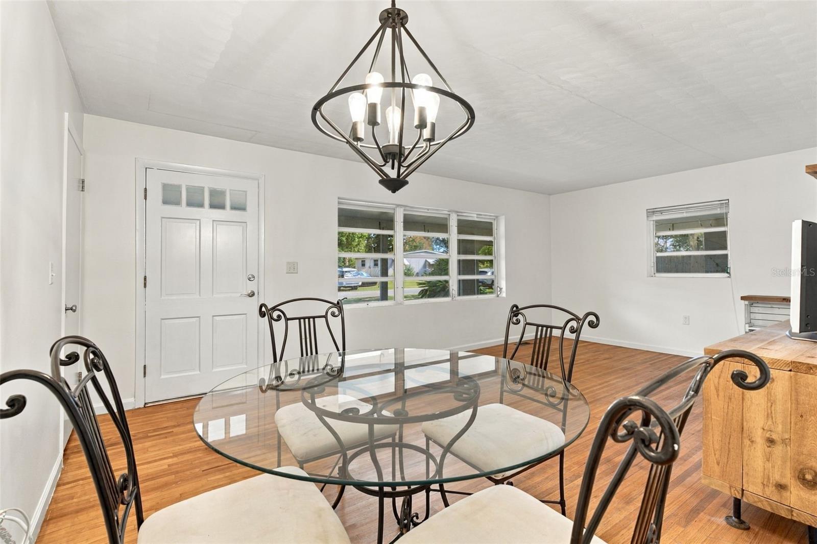 820 S MONTGOMERY AVENUE, Deland, FL 32720 820 S MONTGOMERY AVENUE, Deland, FL 32720