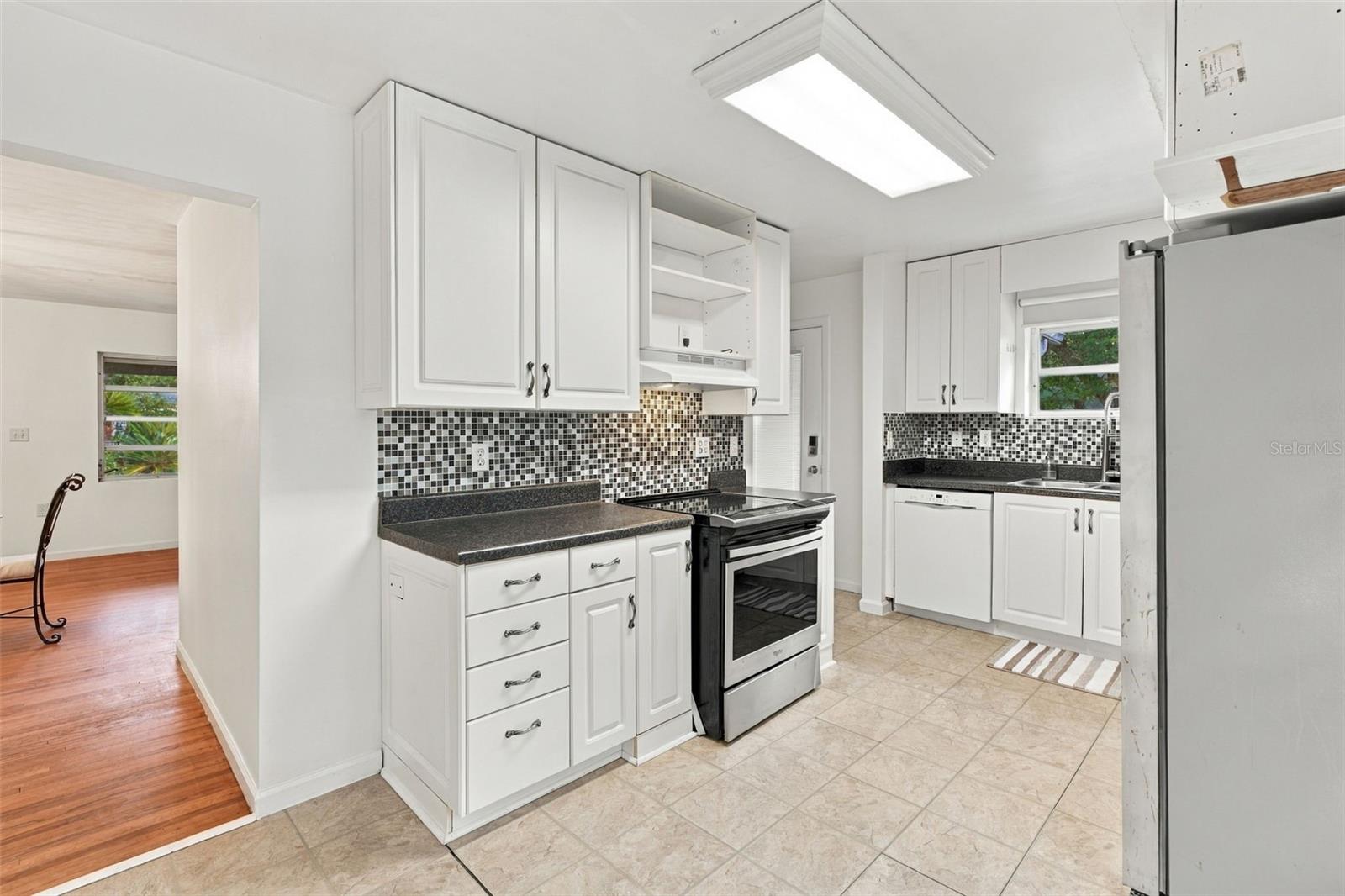 820 S MONTGOMERY AVENUE, Deland, FL 32720 820 S MONTGOMERY AVENUE, Deland, FL 32720