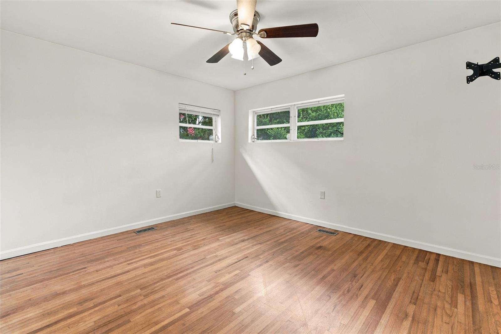 820 S MONTGOMERY AVENUE, Deland, FL 32720