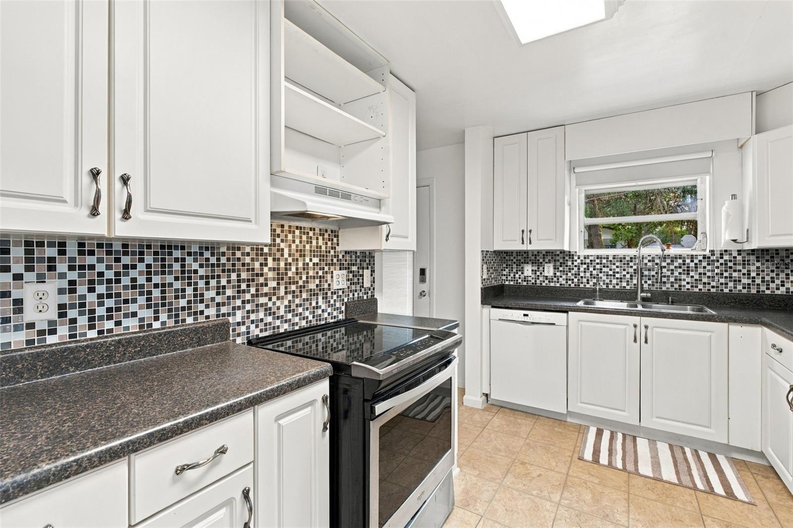 820 S MONTGOMERY AVENUE, Deland, FL 32720 820 S MONTGOMERY AVENUE, Deland, FL 32720