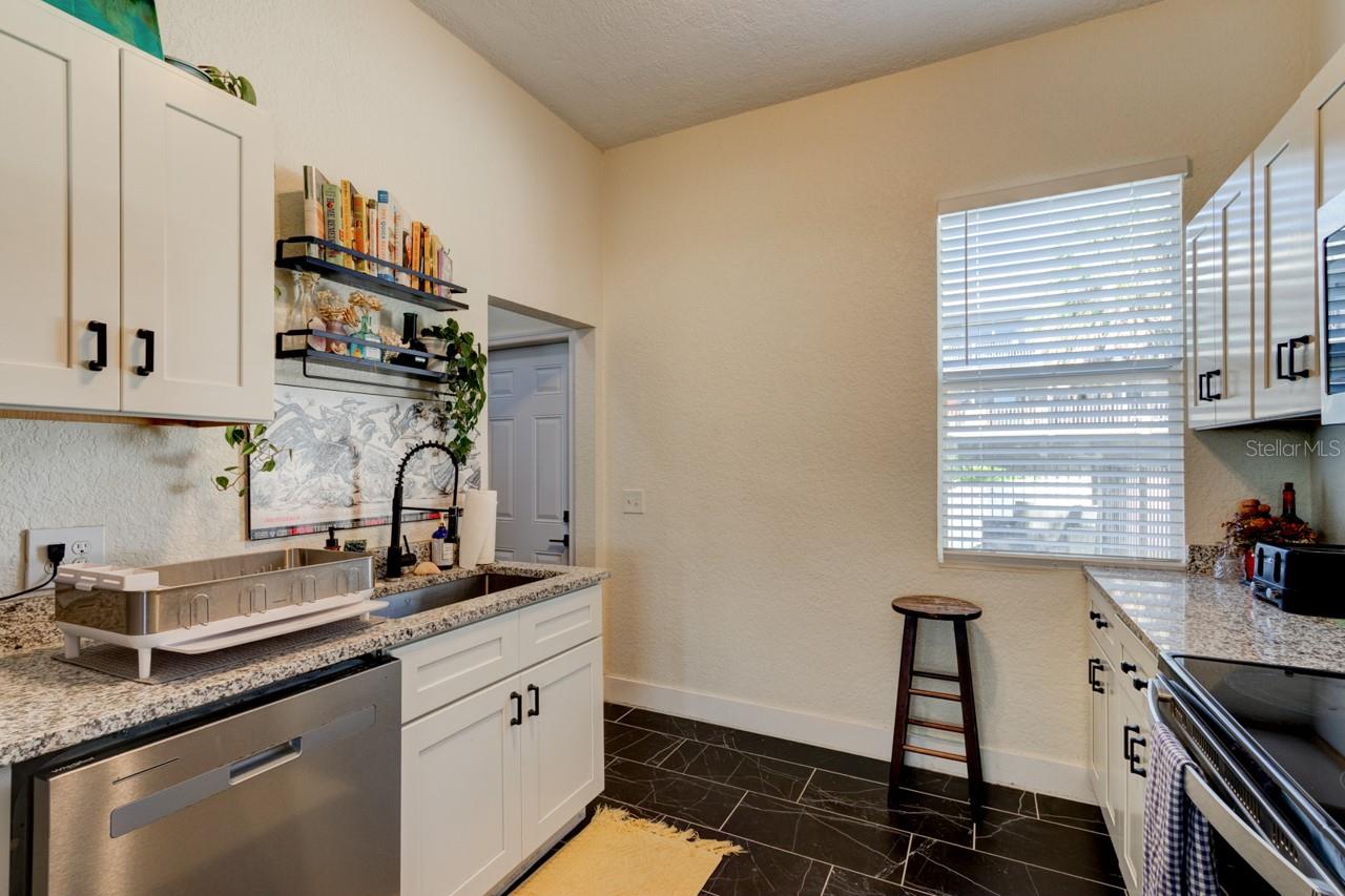 110 S HOLLYWOOD AVENUE, Daytona Beach, FL 32118