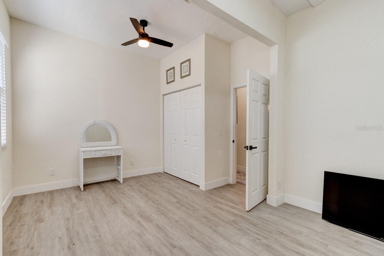 110 S HOLLYWOOD AVENUE, Daytona Beach, FL 32118