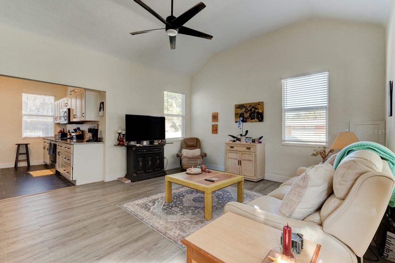110 S HOLLYWOOD AVENUE, Daytona Beach, FL 32118