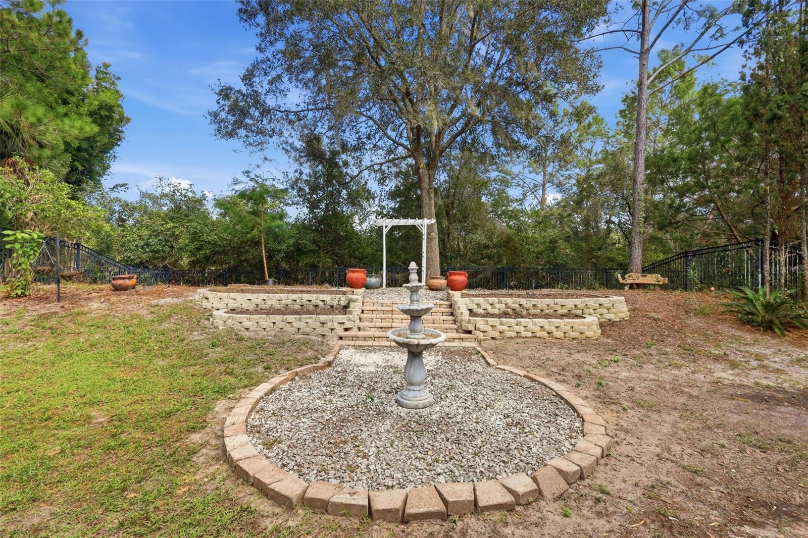 405 RAVENSHILL WAY, Deland, FL 32724