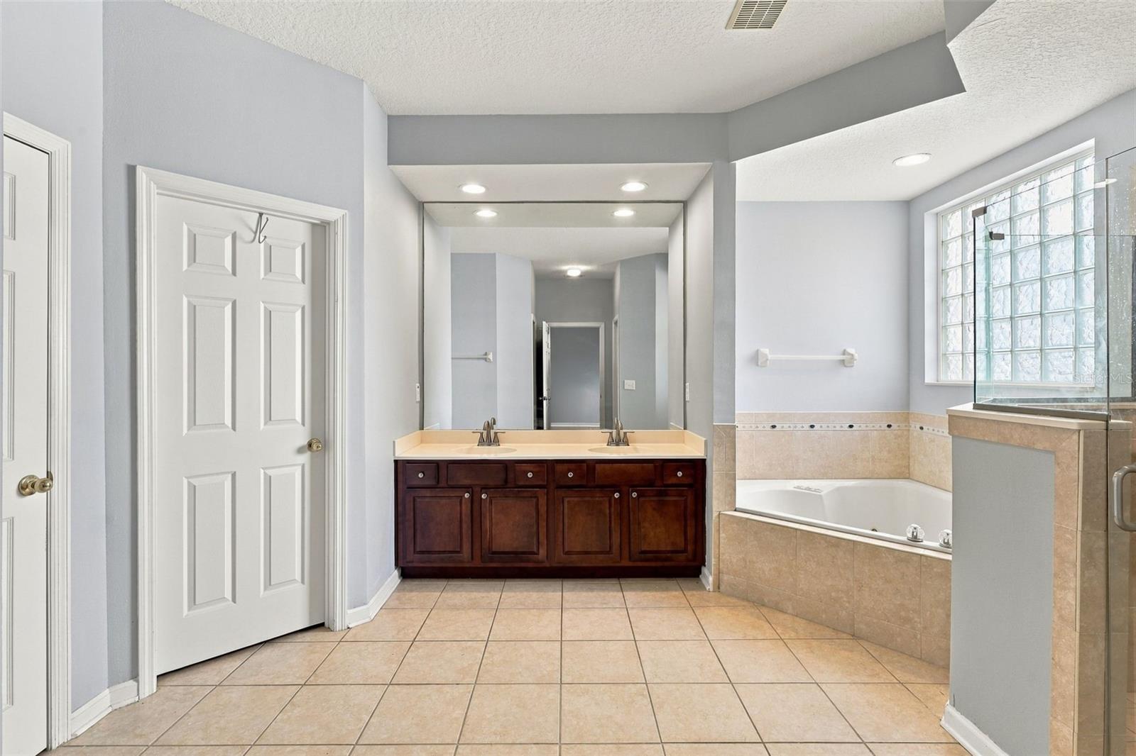 405 RAVENSHILL WAY, Deland, FL 32724