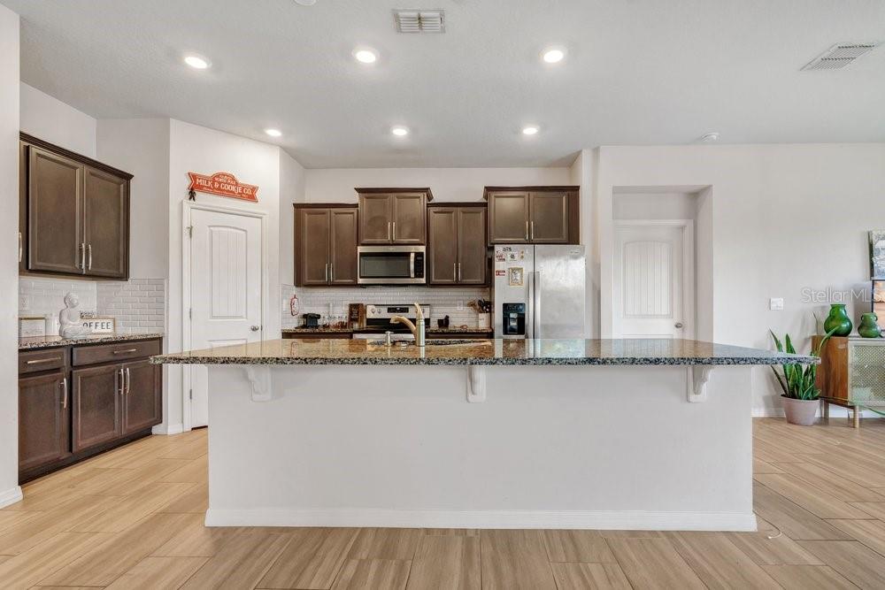 560 SHAELYN PLACE, Deland, FL 32724 560 SHAELYN PLACE, Deland, FL 32724