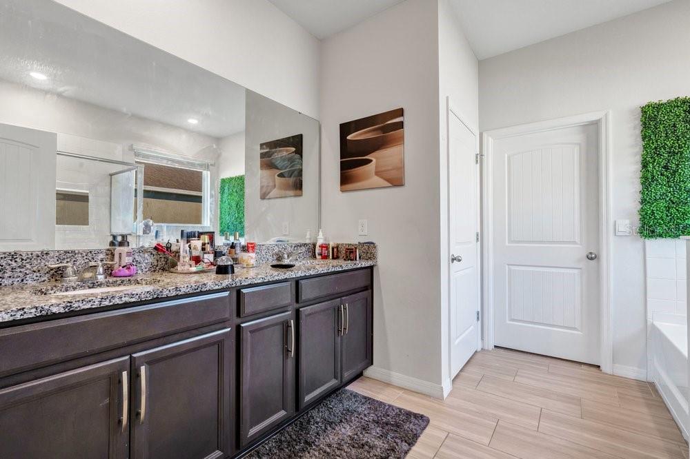560 SHAELYN PLACE, Deland, FL 32724