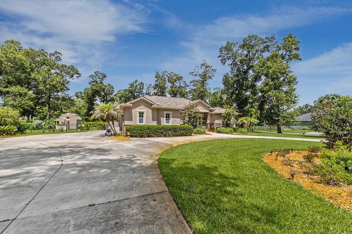 1104 N BOSTON AVENUE, Deland, FL 32724