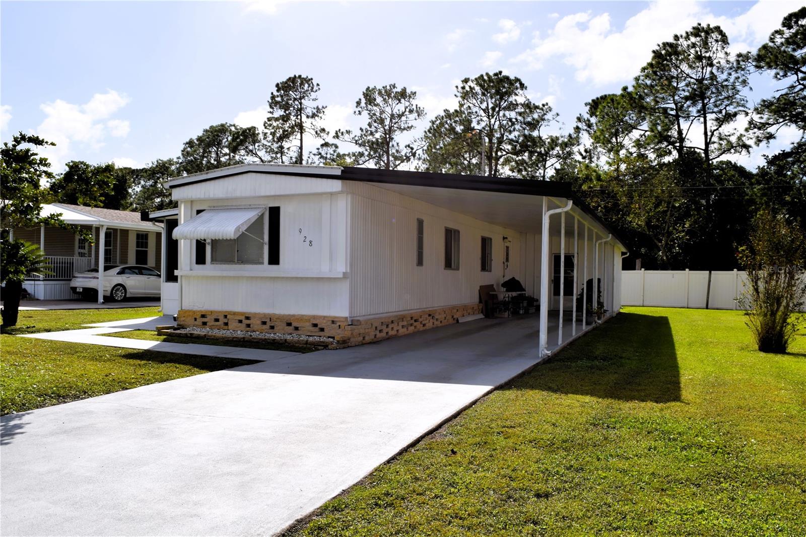 928 BLUE HERON BOULEVARD, Osteen, FL 32764