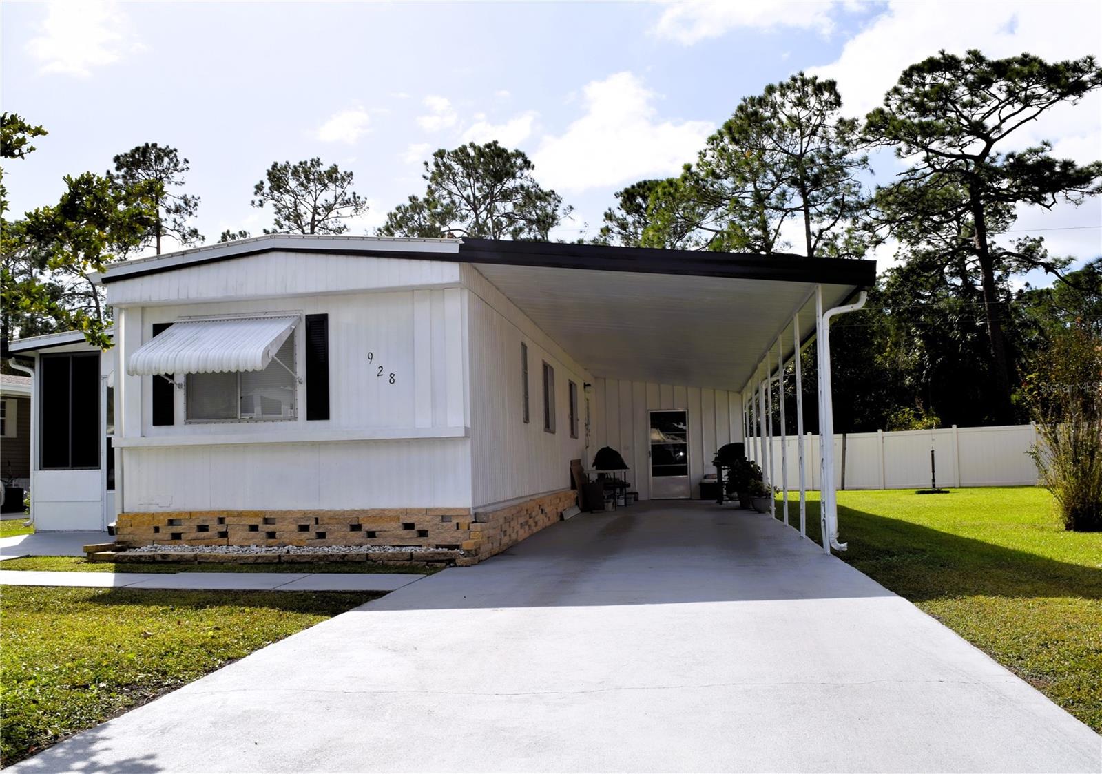 928 BLUE HERON BOULEVARD, Osteen, FL 32764