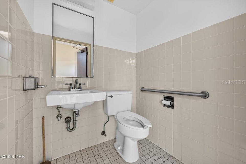 802 STERTHAUS DRIVE, #B, Ormond Beach, FL 32174