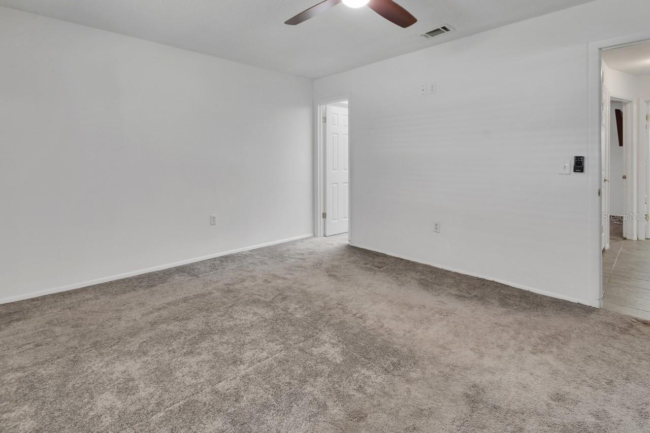 205 ELMWOOD AVENUE, #220, Deland, FL 32724