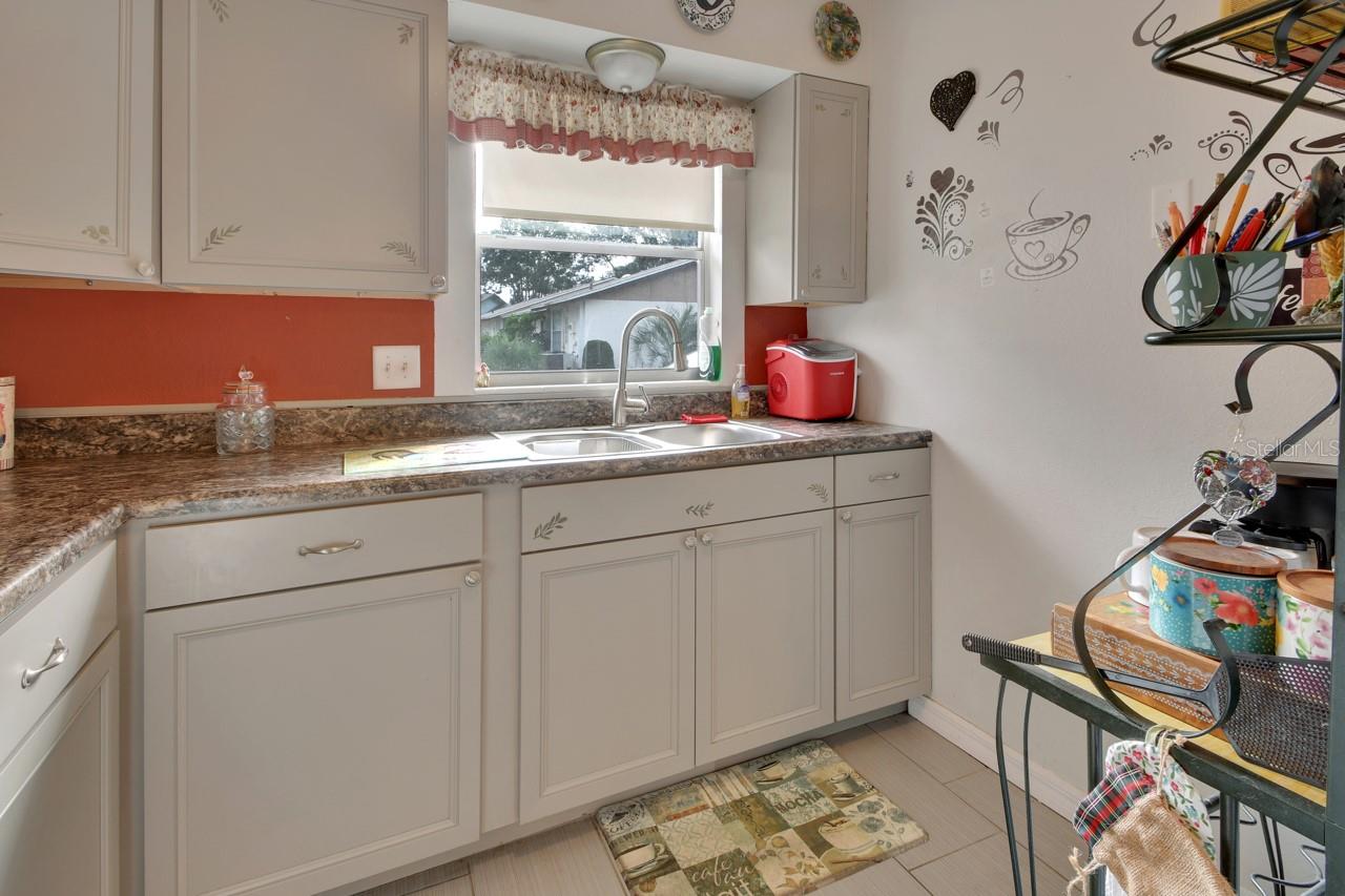 713 E MICHIGAN AVENUE, #B, Deland, FL 32724