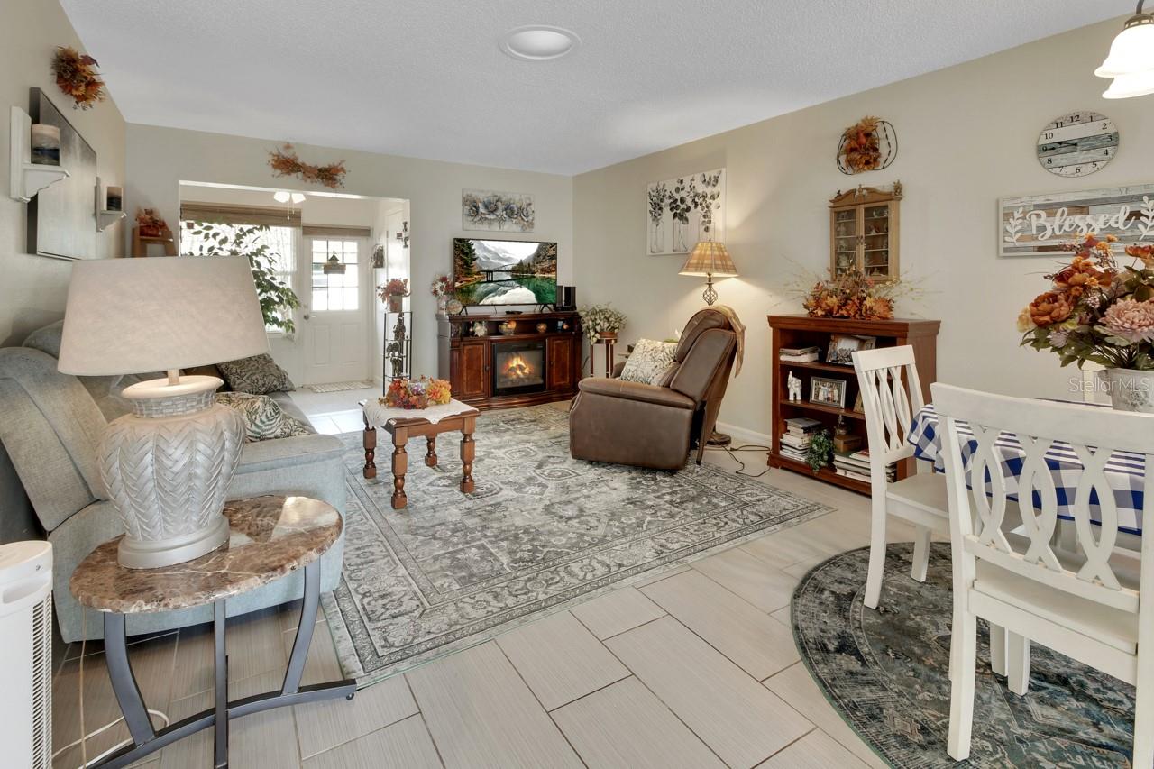 713 E MICHIGAN AVENUE, #B, Deland, FL 32724 713 E MICHIGAN AVENUE, #B, Deland, FL 32724