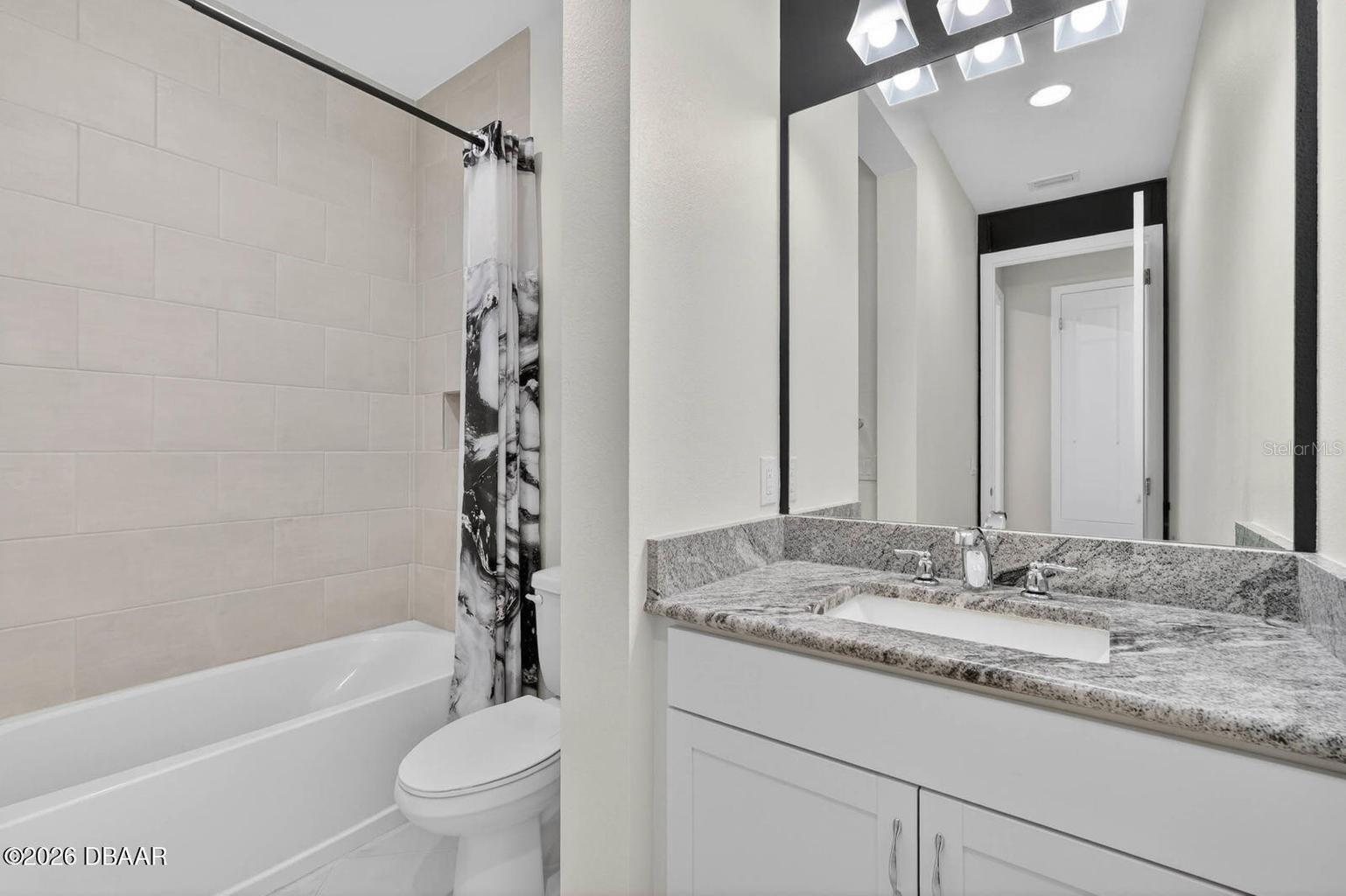 2nd Full Bath with tub