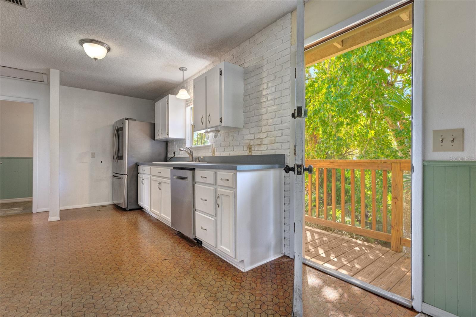 1950 9TH AVENUE, Deland, FL 32724