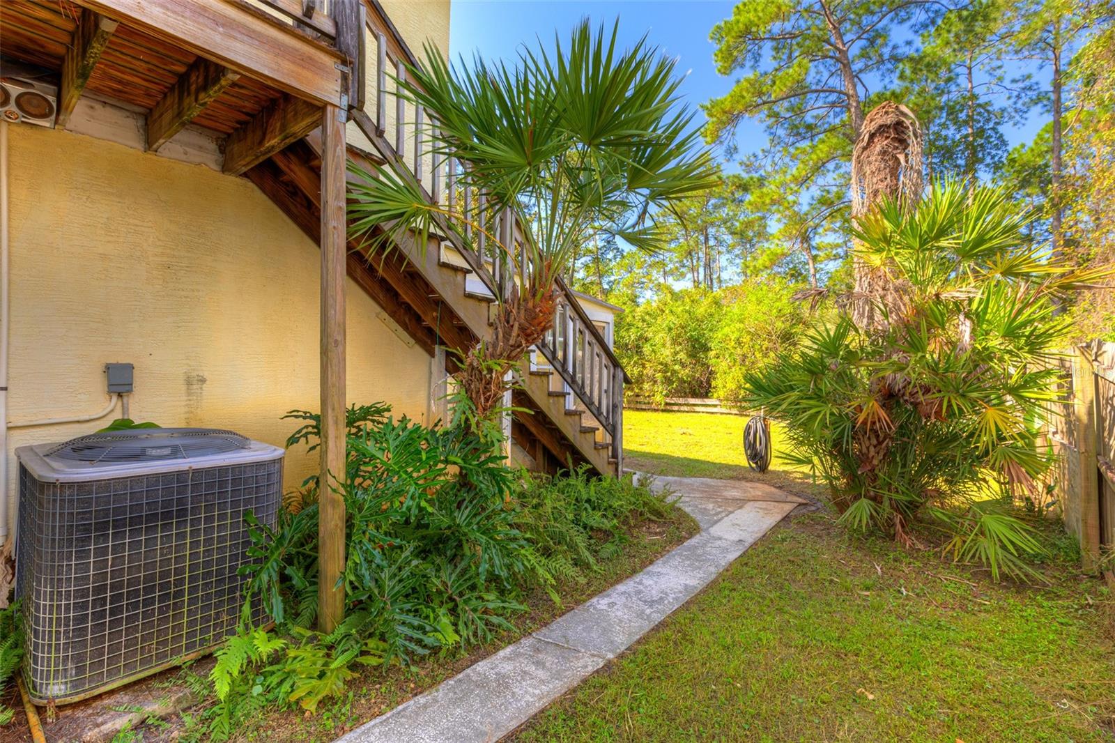 1950 9TH AVENUE, Deland, FL 32724
