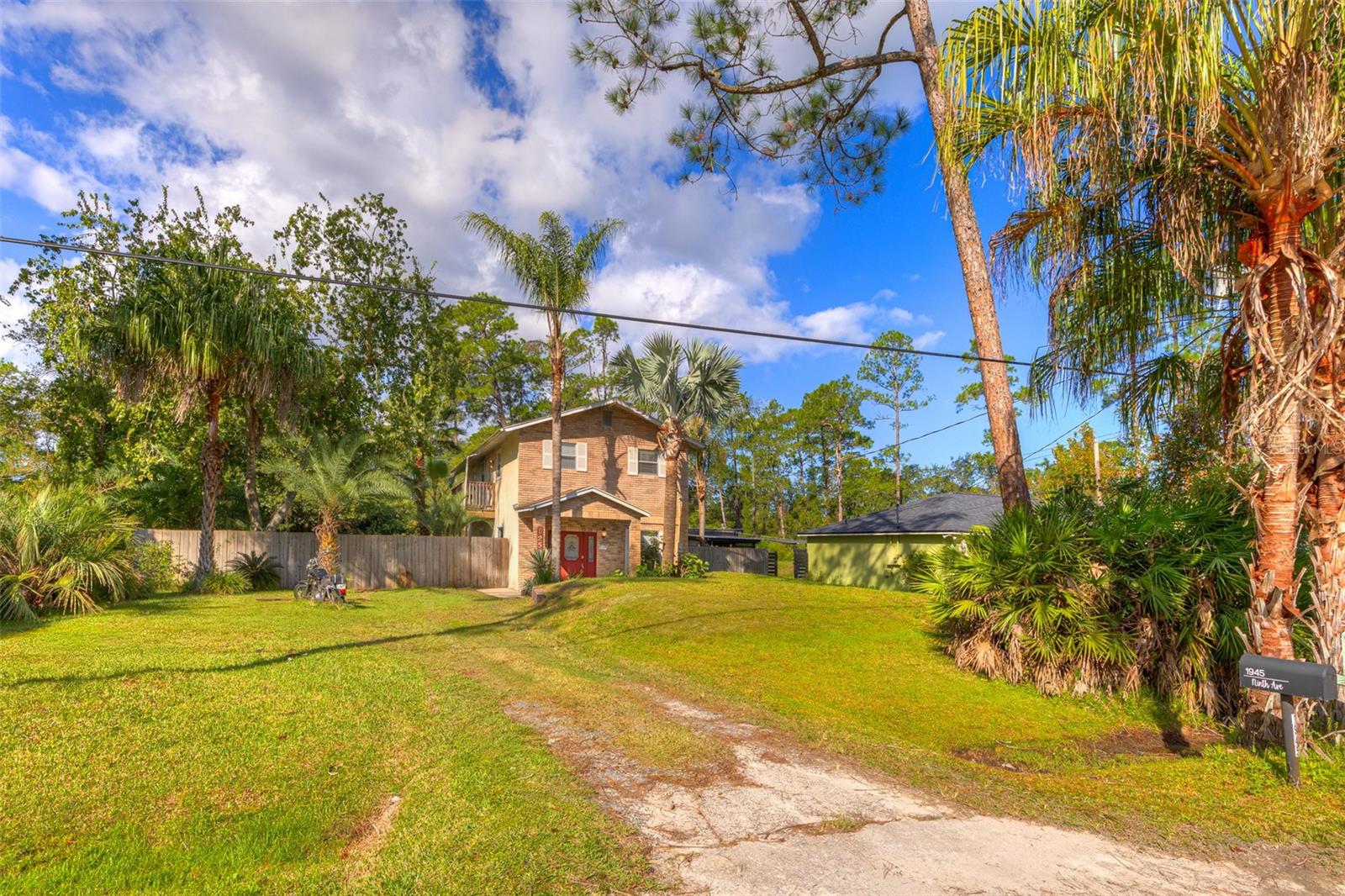 1950 9TH AVENUE, Deland, FL 32724