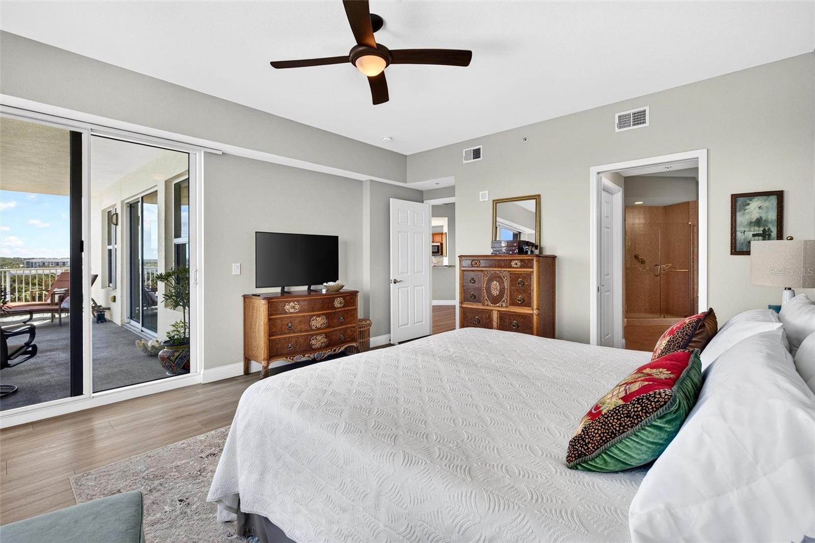 2801 S RIDGEWOOD AVENUE, #608, South Daytona, FL 32119