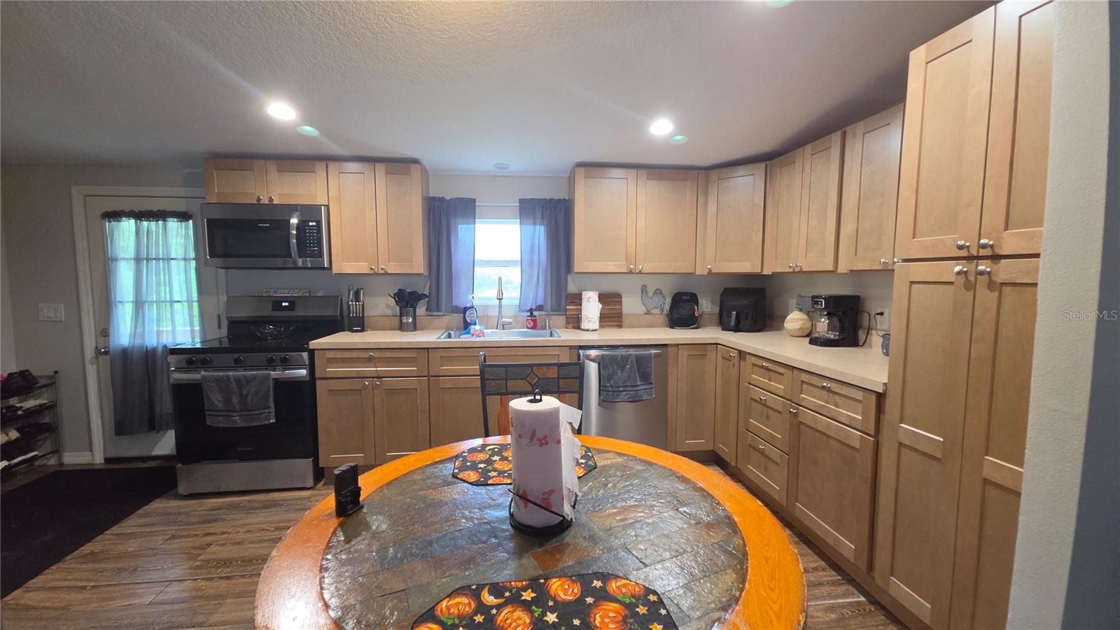 2381 OLD DAYTONA RD, Deland, FL 32724 2381 OLD DAYTONA RD, Deland, FL 32724