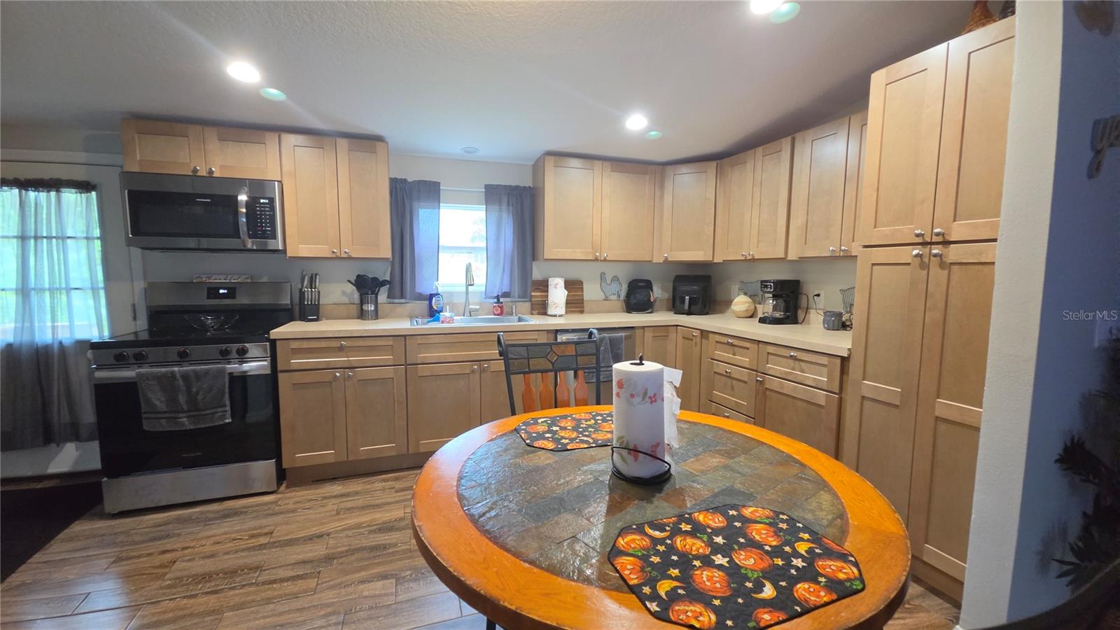 2381 OLD DAYTONA RD, Deland, FL 32724 2381 OLD DAYTONA RD, Deland, FL 32724