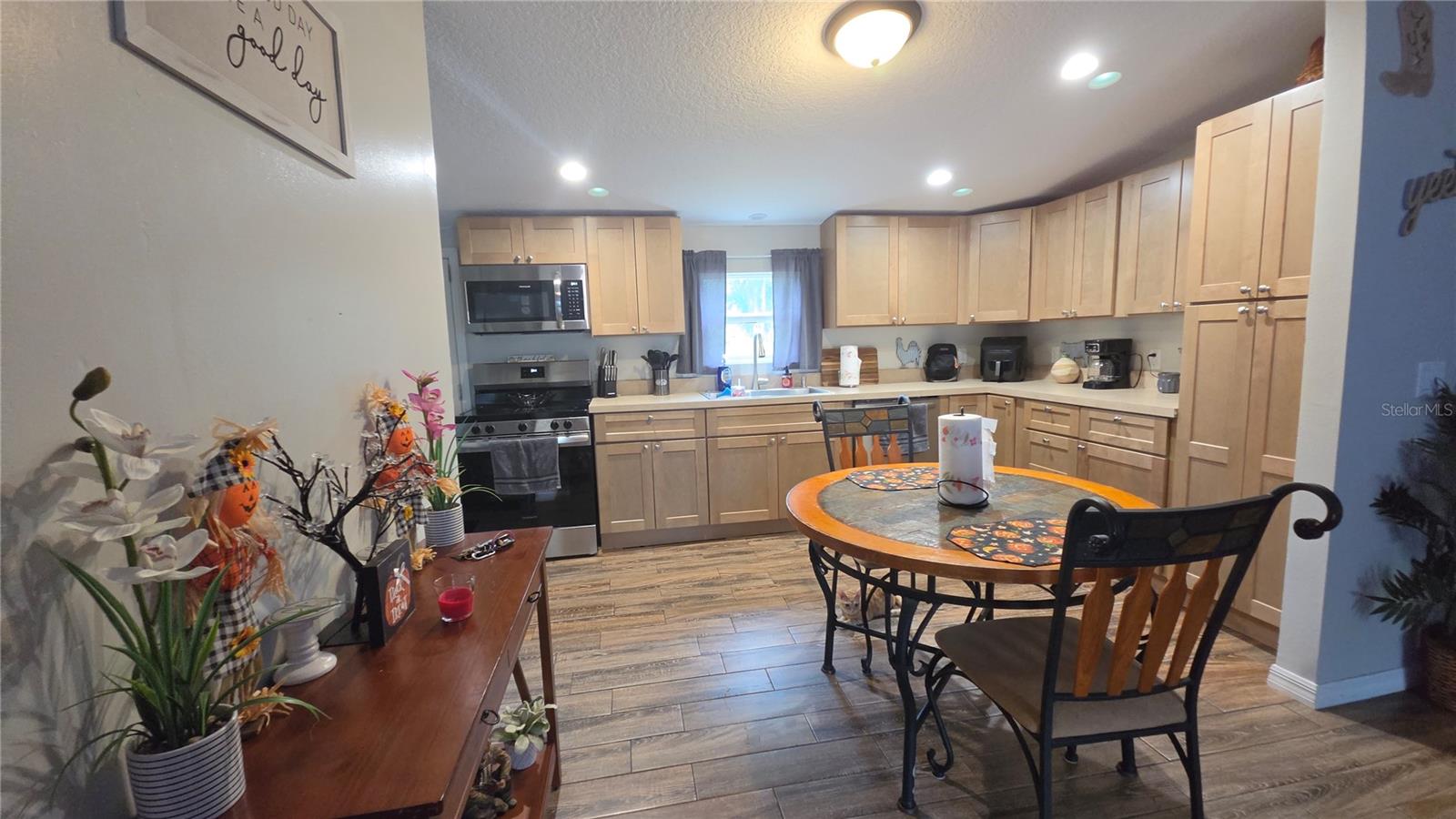 2381 OLD DAYTONA RD, Deland, FL 32724 2381 OLD DAYTONA RD, Deland, FL 32724