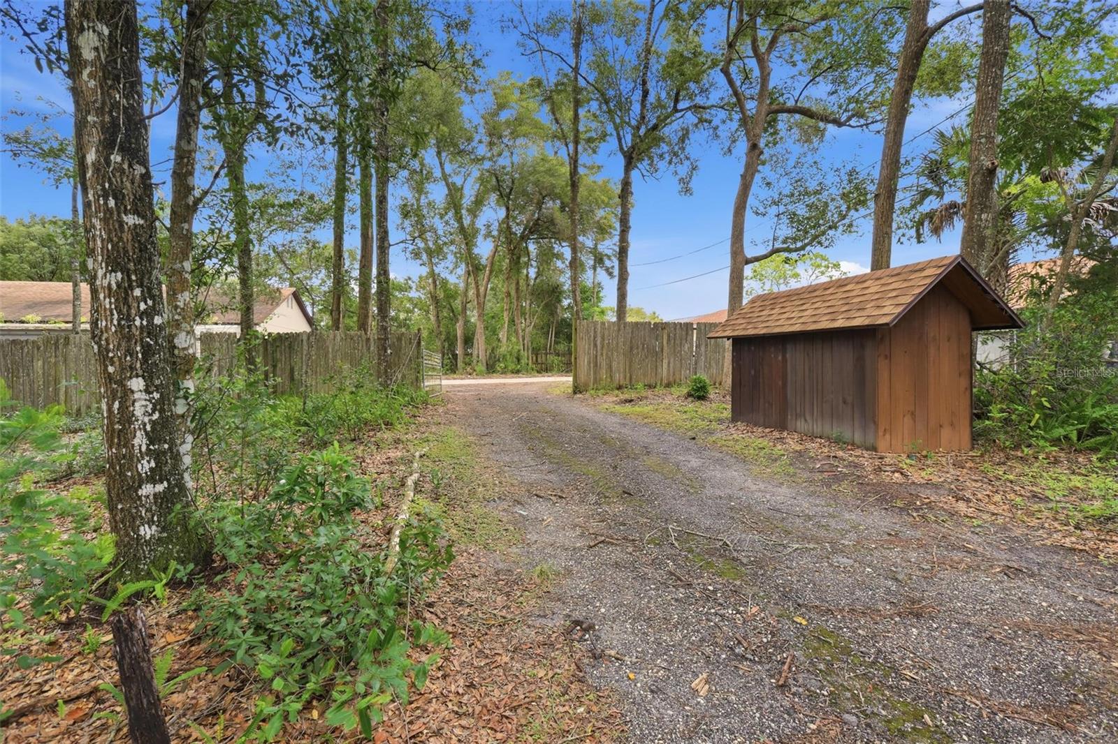 Side yard, private entry