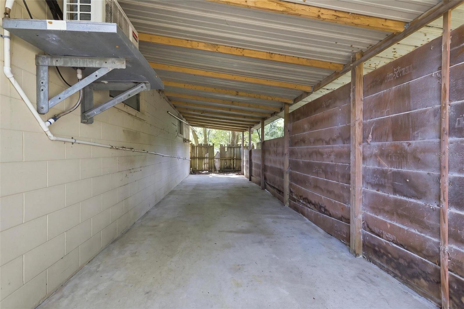 Rear Lean-to Storage