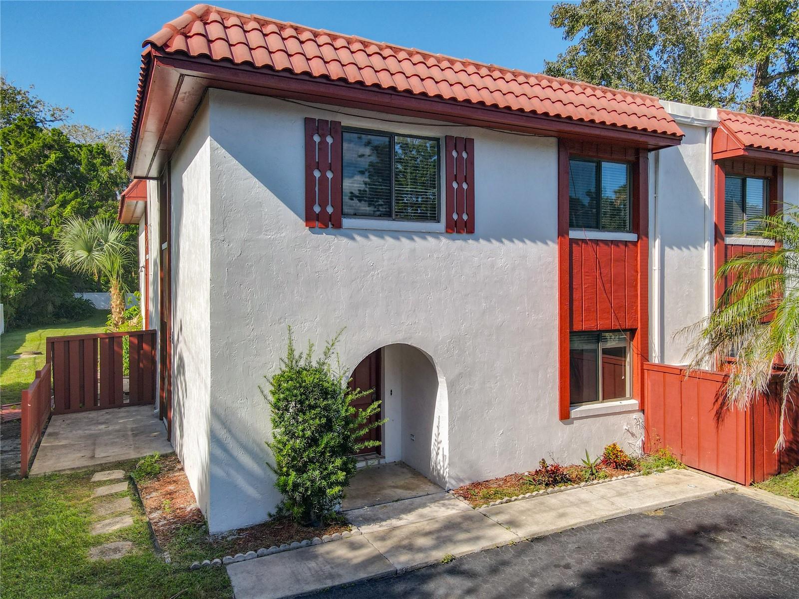 2066 OAK MEADOW CIRCLE, South Daytona, FL 32119 2066 OAK MEADOW CIRCLE, South Daytona, FL 32119