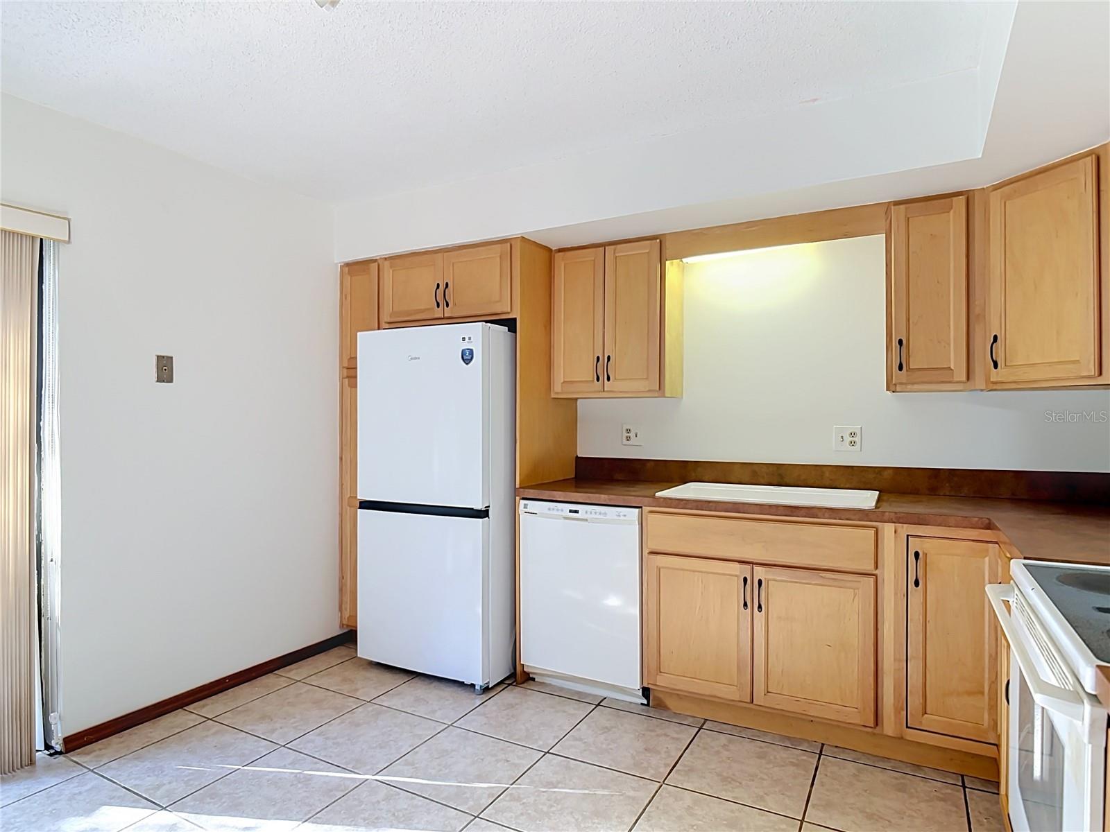 2066 OAK MEADOW CIRCLE, South Daytona, FL 32119