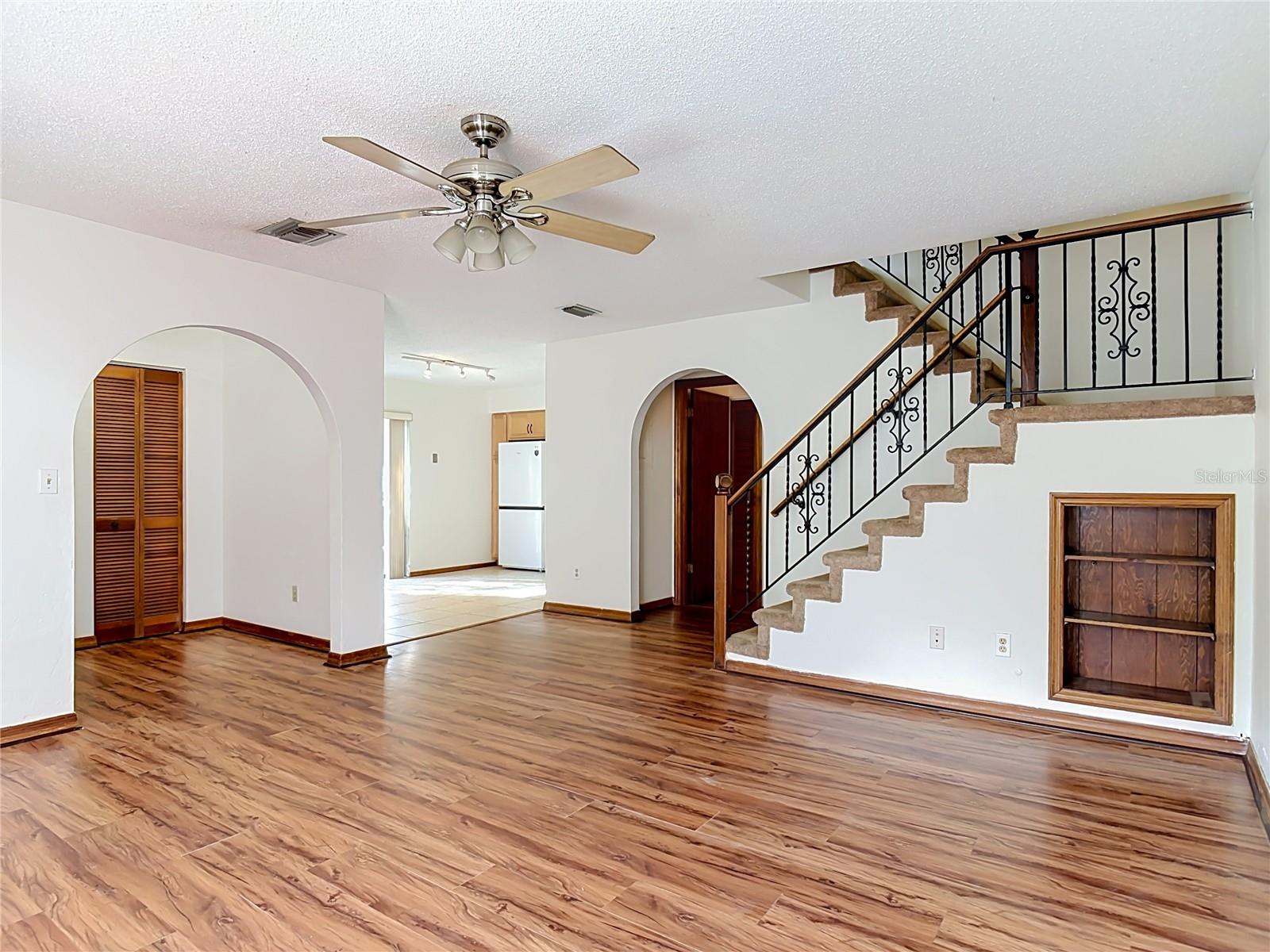 2066 OAK MEADOW CIRCLE, South Daytona, FL 32119