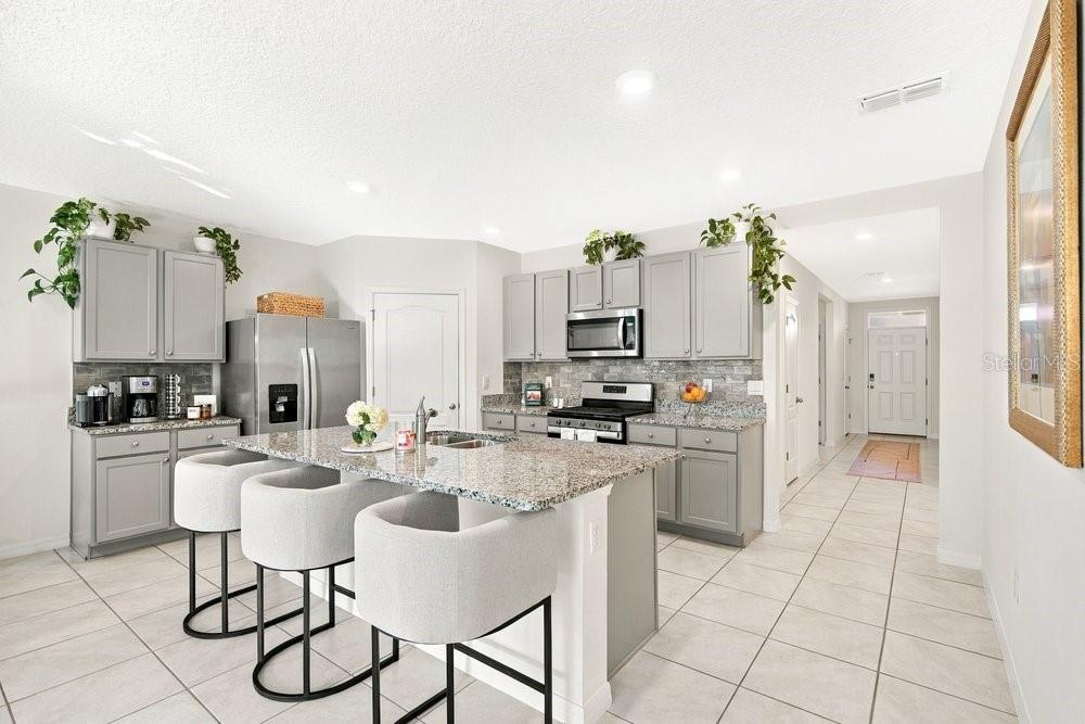 843 LAZIO CIRCLE, Debary, FL 32713