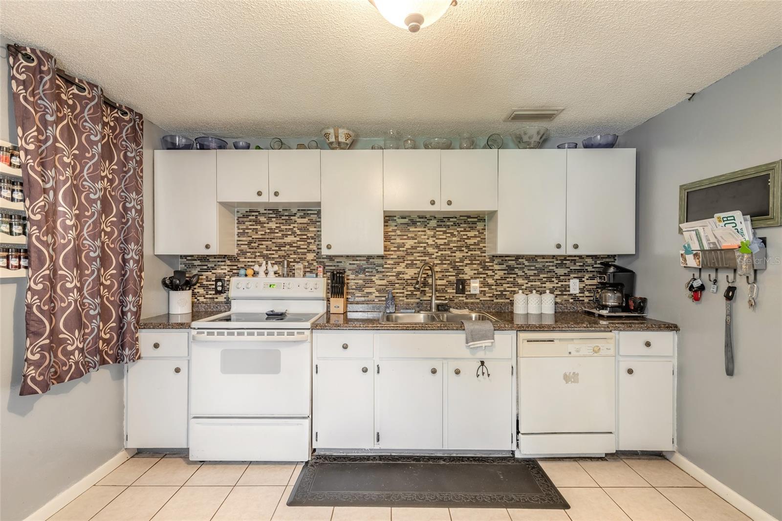 1941 FOREST AVENUE, Daytona Beach, FL 32119