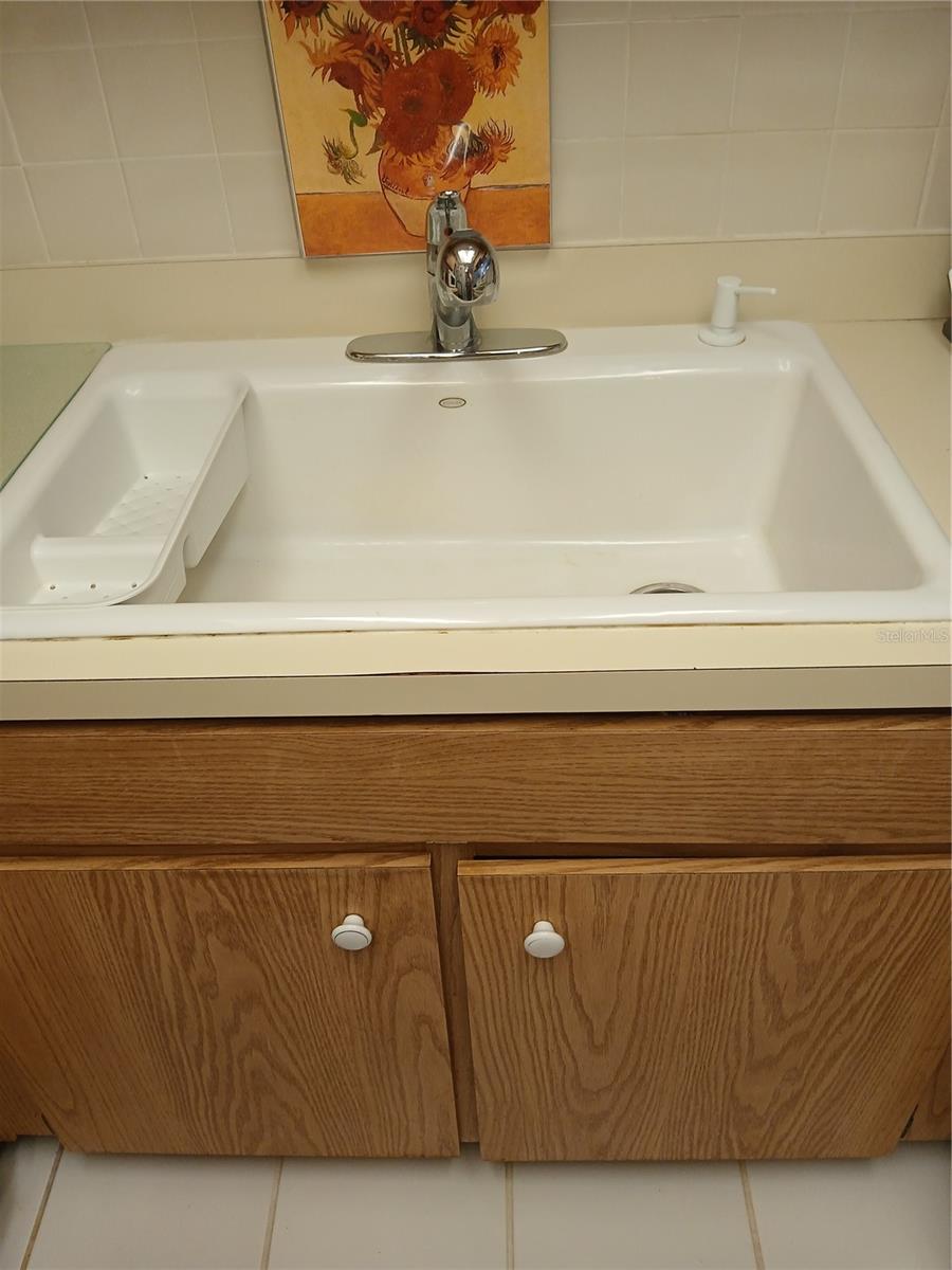 KITCHEN SINK