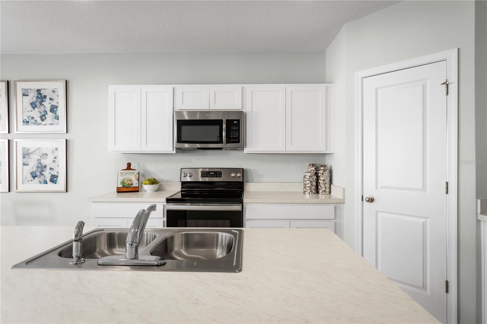 1566 STARLING SONG LANE, Lakeland, FL 33811