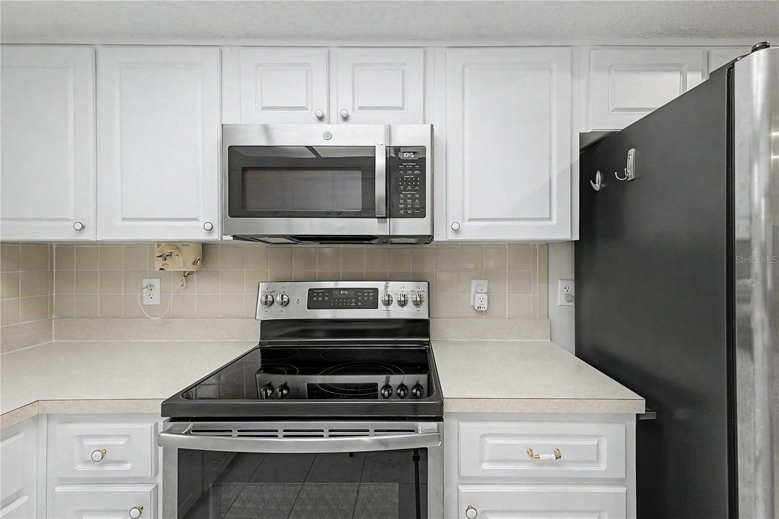 8270 SYCAMORE DRIVE, New Port Richey, FL 34654
