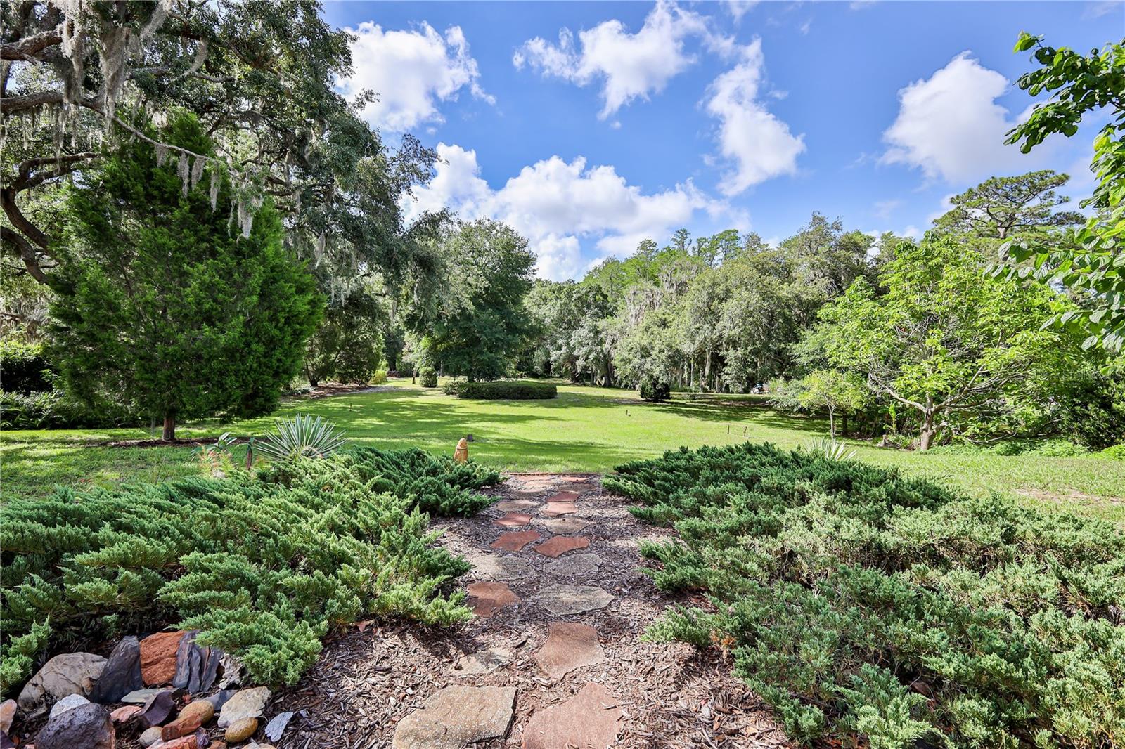 8270 SYCAMORE DRIVE, New Port Richey, FL 34654