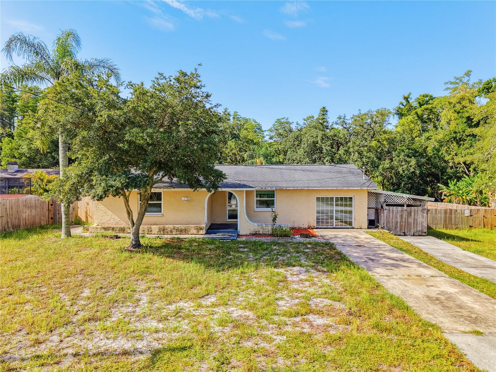 1116 E OAKWOOD STREET, Tarpon Springs, FL 34689