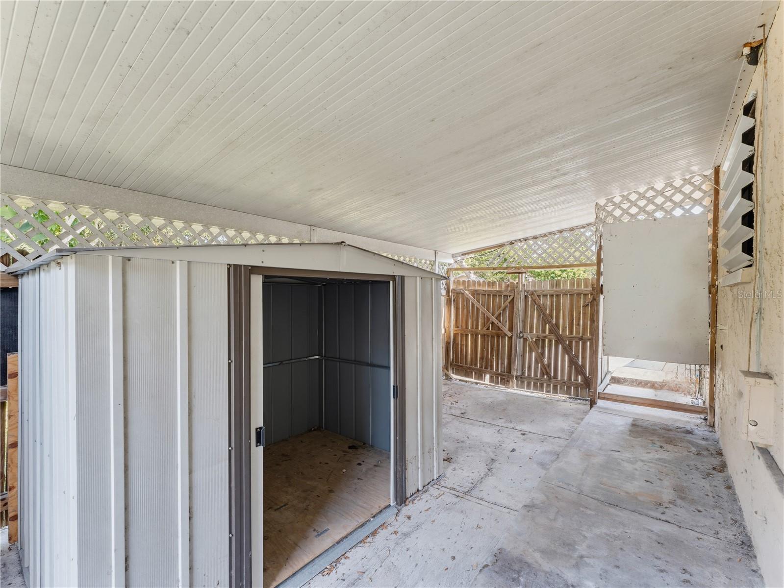 1116 E OAKWOOD STREET, Tarpon Springs, FL 34689