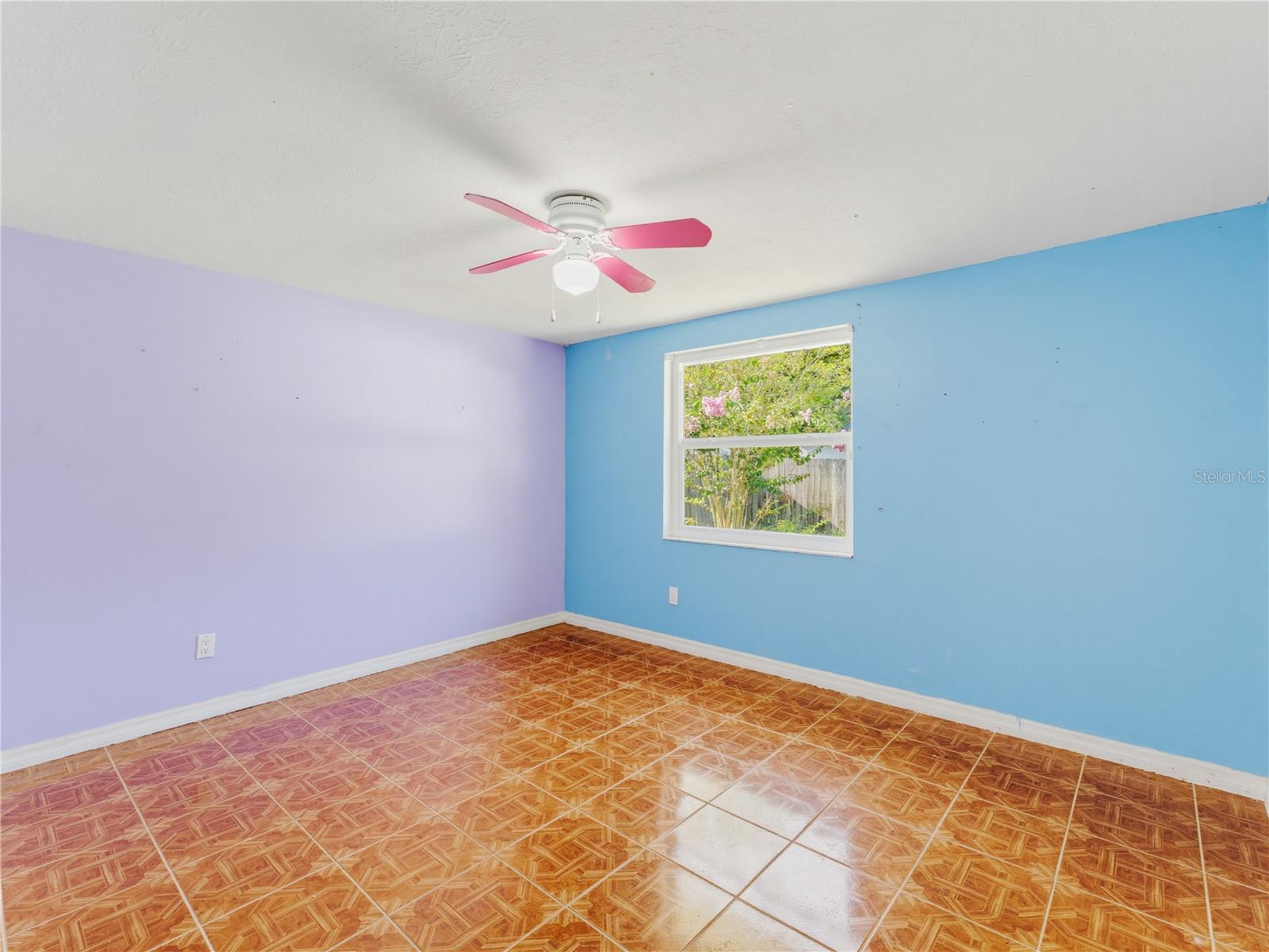 1116 E OAKWOOD STREET, Tarpon Springs, FL 34689